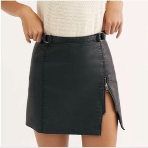 Free People | Midnight Magic Faux Leather Mini Skirt Vegan Leather Side Zipper 0